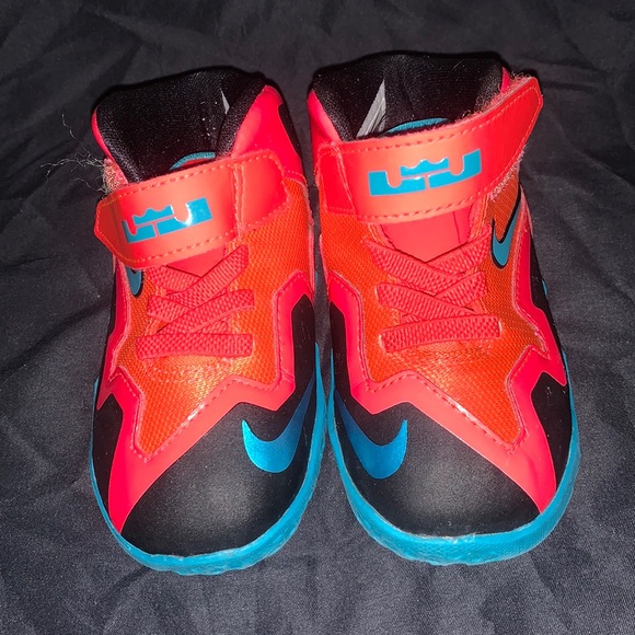 Nike LeBron Soldier Children's Toddler Size 6C - Picture 1 of 3